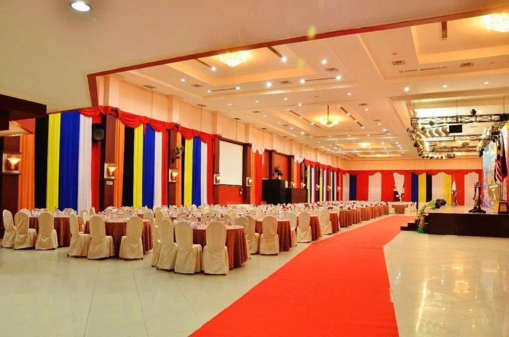 Hotel Tarakan Plaza Exteriér fotografie